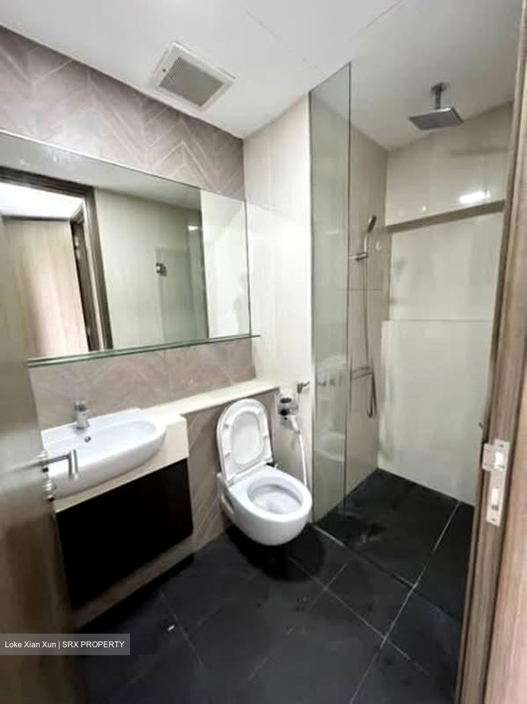The Centren (D14), Apartment #574172851